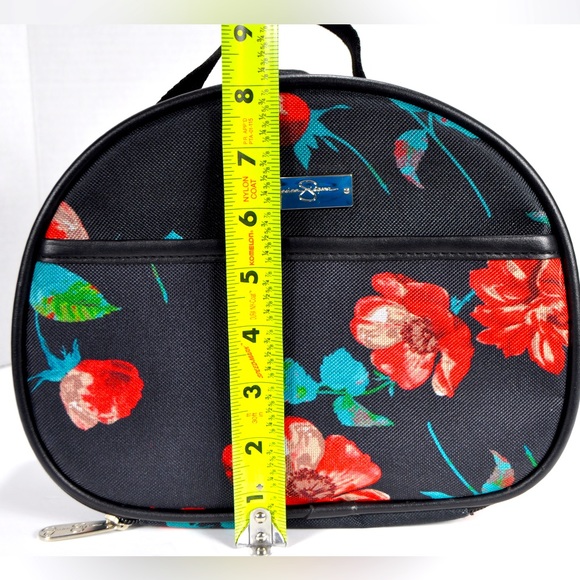 Jessica Simpson Travel Cosmetics Bag - Picture 10 of 11